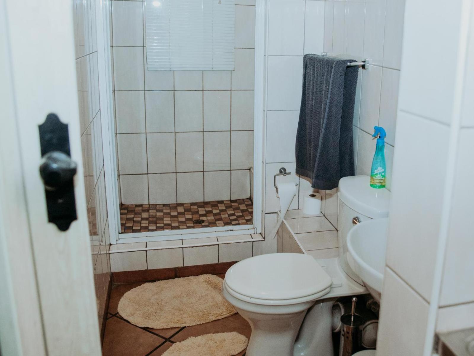 Stay At 12 Guesthouse And Selfcatering Мидделбург Номер фото